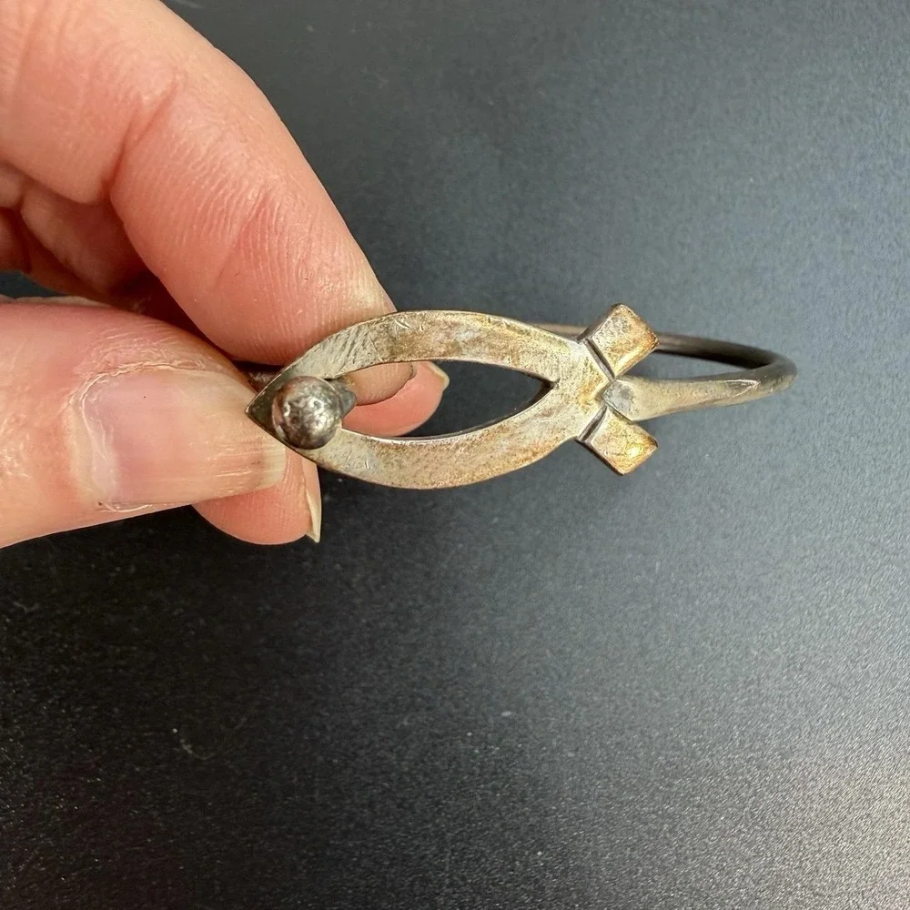 James Avery Sterling Silver 925 Bracelet Hammered Religious Fish Hook On Retired